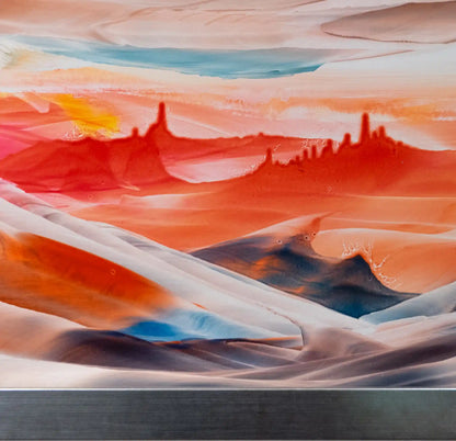 Detailansicht mit abstrakten Strukturen, aussehend wie eine Landschaft einer Wüste mit roten und orangen Farben. 
