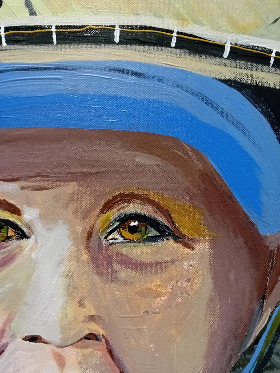 Detailaufnahme Im Reisfeld – Würdevoller direkter Blick, traditioneller Strohhut Nón Lá, leuchtendes Blau, Maren Lüke-Amato | Kunst-Direkt.de

