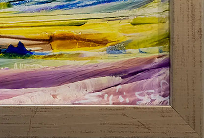 abstraktes Gemälde in Gelb, Blau, violett und grün, in goldenem Rahmen, horizontale Streifen, Detailansicht mit Signatur der Künstlerin