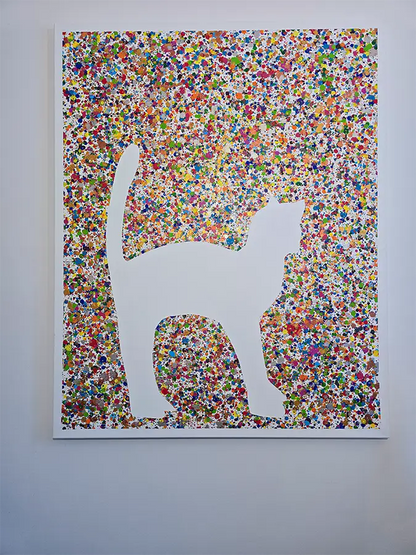 Eine bunte Katze steht vor einer bunten Leinwand mit den Umrissen  der Katze, Details des  Gemäldes, 120 x 150 cm, Mareike Prikling, Kunst-Direkt.de