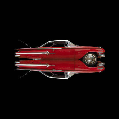 Chevrolet Impala, Farbe rot, gespiegelt und wieder zusammengesetzt vor schwarzem Hintergrund, Format quadratisch, nach rechts gedreht